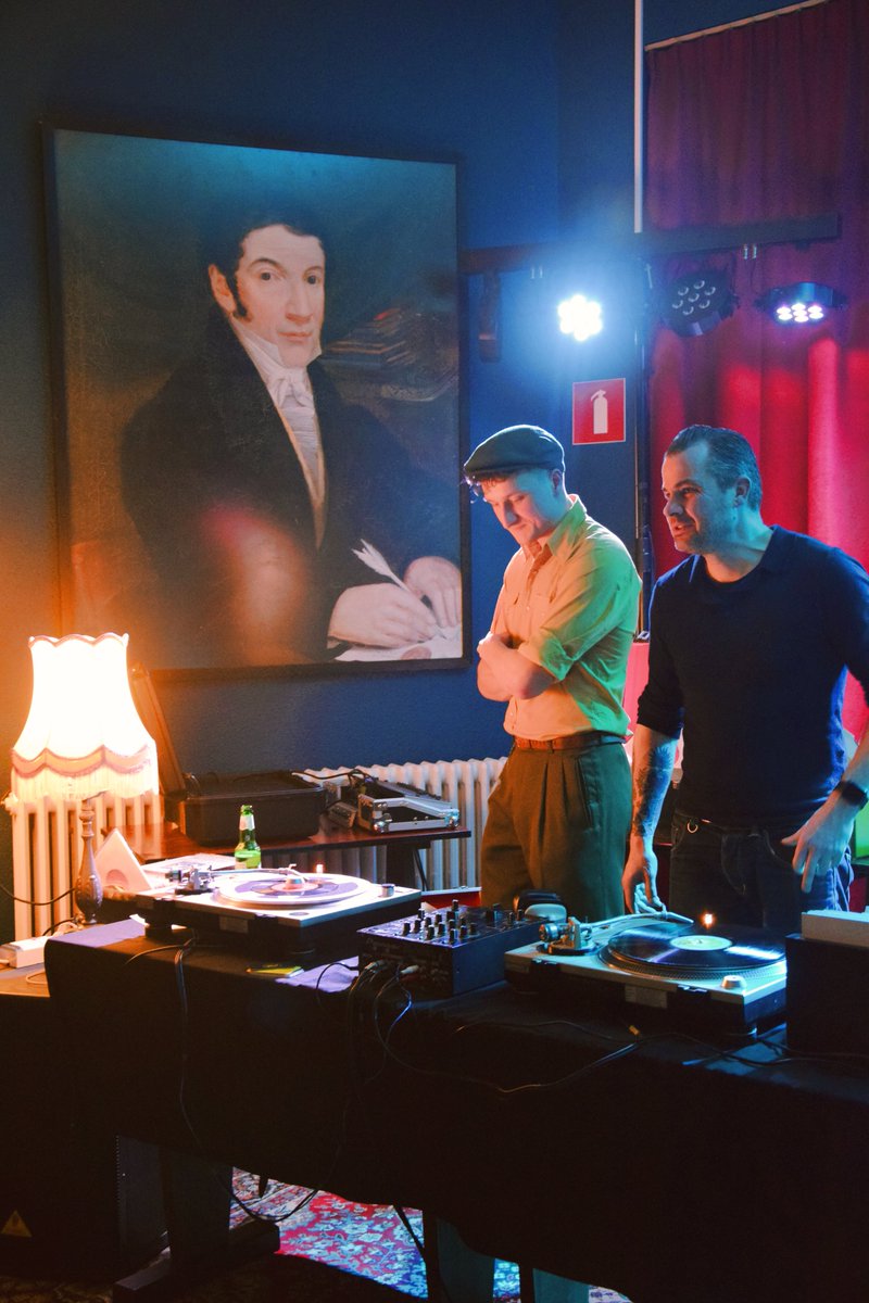 Dat was het dan, zaterdagavond trokken we met een feestelijke afsluiter de stekker uit de expo 'Onderhuids'. Was jij er ook bij? Je loopt misschien nog te pronken met je airbrush-tattoo? 👌

Breng 'Onderhuids' nog een virtueel bezoekje 👉 lnkd.in/e6YuW7Ni