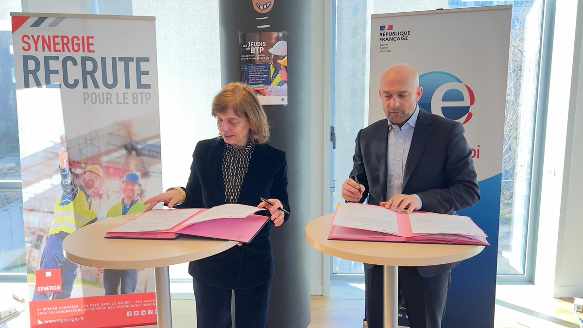 [✍️] - Signature de convention entre <a href="/Synergie/">Synergie</a> et @poleemploi_IDF 

Un objectif commun pour Sébastien Collard et  <a href="/Nadine_CRINIER/">Nadine CRINIER</a> : "agir ensemble pour porter les opportunités d’#emploi à la connaissance des demandeurs d’emploi"

Le communiqué de presse 👉 tinyurl.com/25ztzrbt