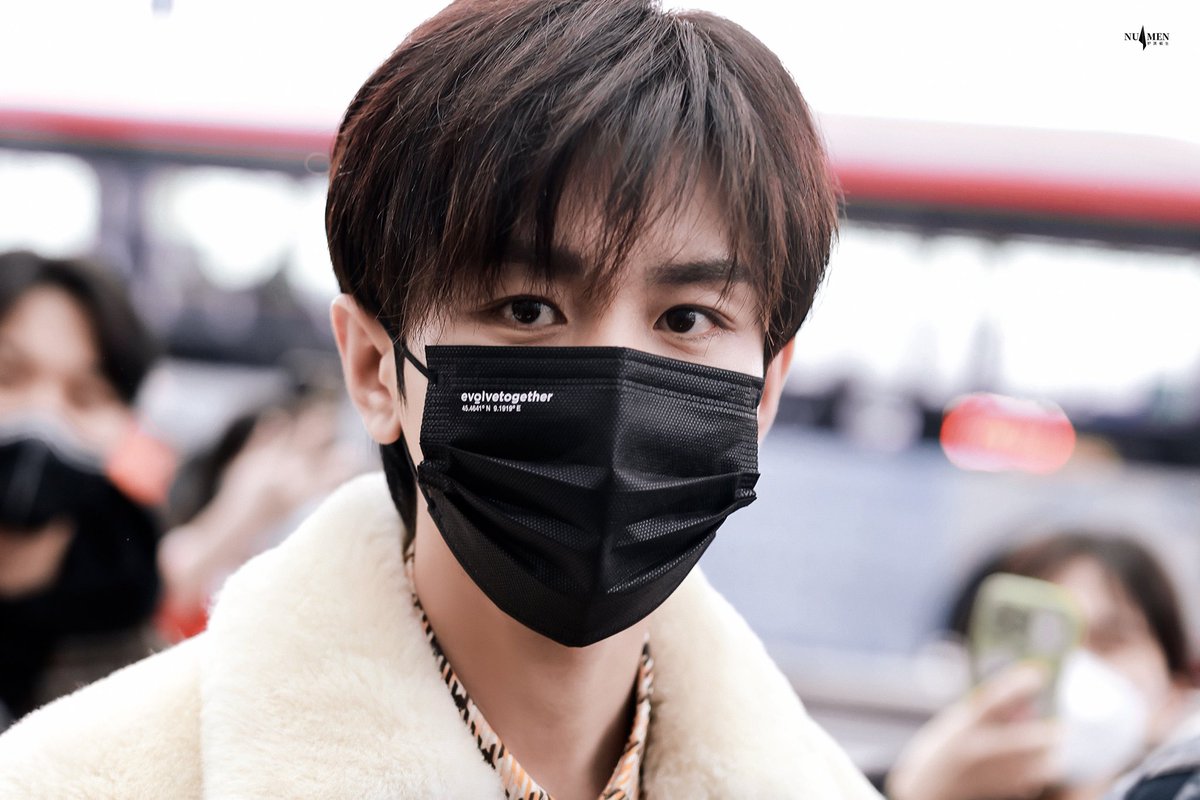hangyun08's tweet photo. #เฉิงอี้ 
成毅今日机场图好帅呀 https://t.co/0w3MVPamzG