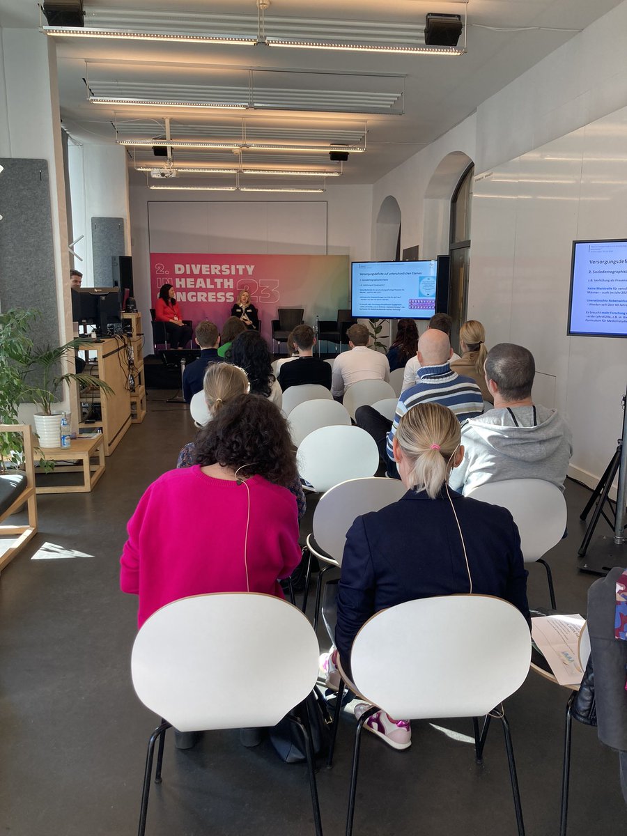 WIG2Institut's tweet photo. #DIHC23, Willkommen zum 2. Kongresstag 🌈 Wir starten mit dem Schwerpunkt #DiversityManagement. Andrea Galle @BKK_VBU zeigt auf, wie wichtig #Gendermedizin ist, welche #Versorgungslücken es gibt & setzt Impulse, was in der #GKV für mehr #Diversität getan werden kann. https://t.co/cYMdiNgF0W