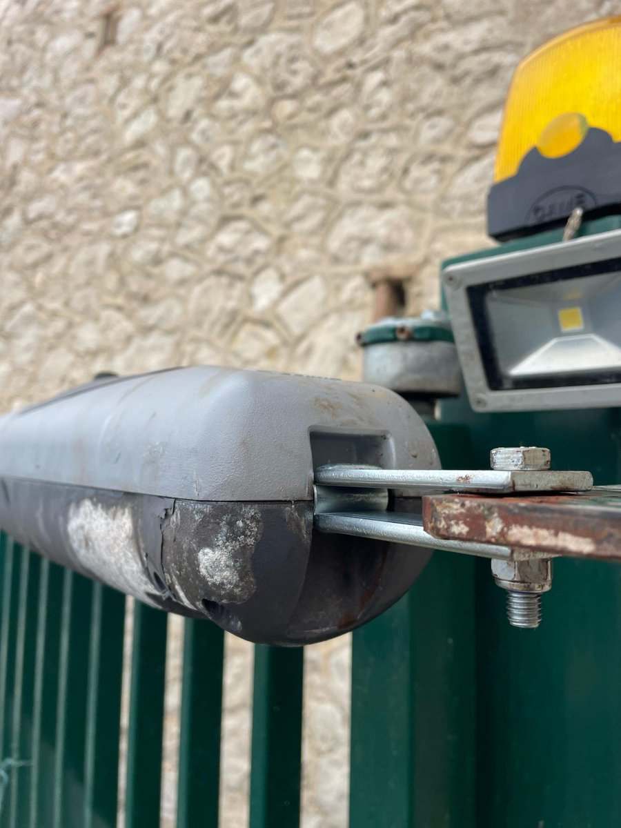 Automatisme13's tweet image. Remplacement articulation queue – ATI axo krono Came