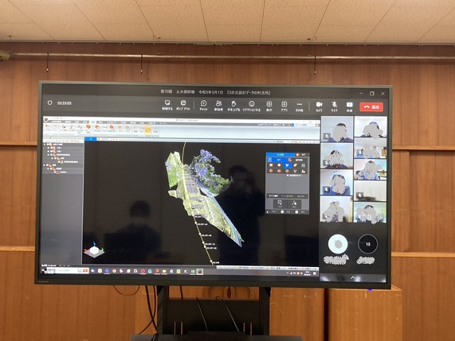 kanatsu0861's tweet image. 今日から3日間、ベテラン社員のICT研修をオンラインで行います。3次元設計データと点群データを使って、線形切替、点の間引き、削除、縦横断描出などみなさん頑張ってついてきてくれたかなあ？まだまだ覚えることたくさんある。今後も継続してICT研修やっていきます。＃TREND-POINT　#武蔵