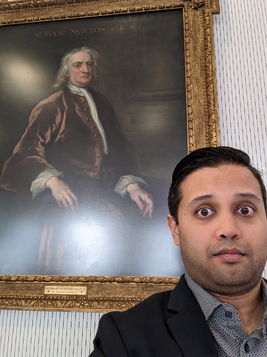 It's not really a science talk if you don't have Isaac Newton glaring at you the whole time! Getting ready to kick off here at @royalsociety : royalsociety.org/science-events…