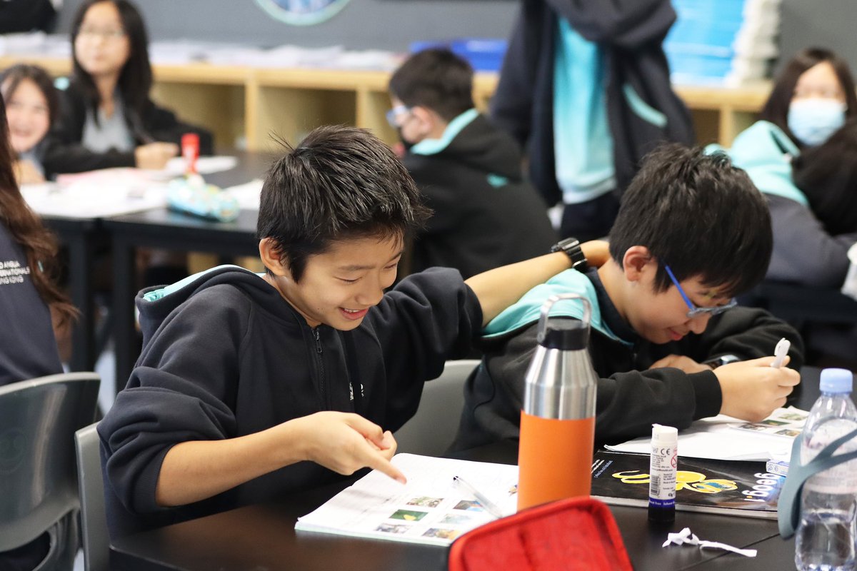 NAISHongKong's tweet image. Say cheese, students!
Finally we are able to see each other’s smiling faces without a mask in school. It’s been a long and challenging journey, but we’ve made it through together!
#NAISHongKong #NordAngliaEducation #NAEBeAmbitious #CreateYourFuture #GlobalEducation