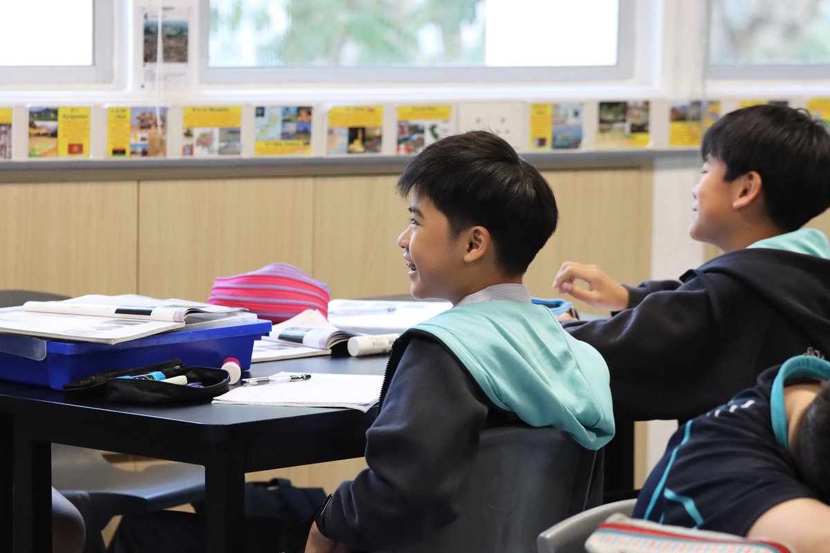 NAISHongKong's tweet image. Say cheese, students!
Finally we are able to see each other’s smiling faces without a mask in school. It’s been a long and challenging journey, but we’ve made it through together!
#NAISHongKong #NordAngliaEducation #NAEBeAmbitious #CreateYourFuture #GlobalEducation