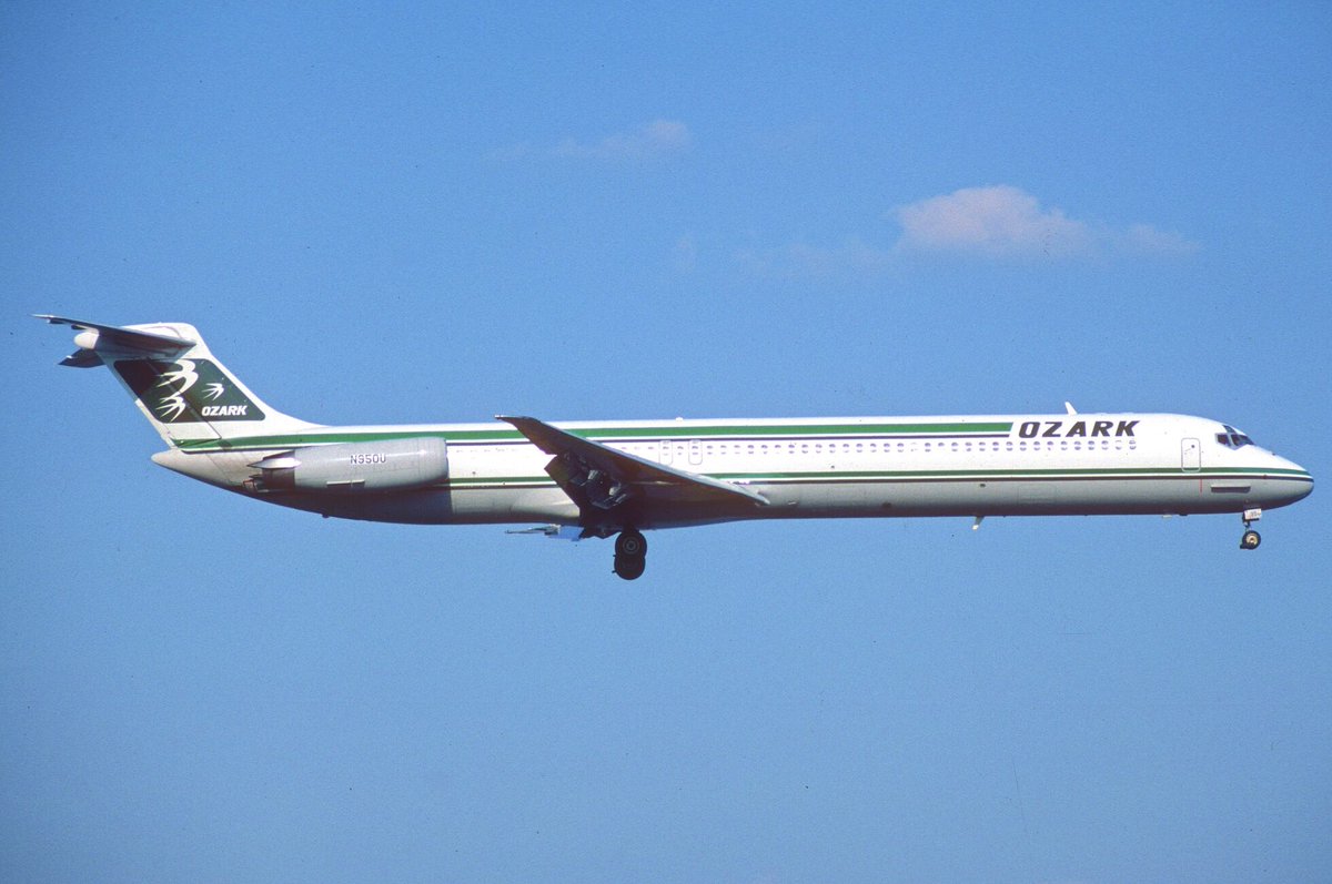 airwaysmagazine's tweet photo. Today in Aviation, Trans World Airlines (TWA) and Ozark Airlines (OZ) announced in 1986 that they would merge.
#AviationHistory #OzarkAirlines #TodayinAviation #TransWorldAirlines
https://t.co/4Ge74vJrk2 https://t.co/cl06L8yqkc