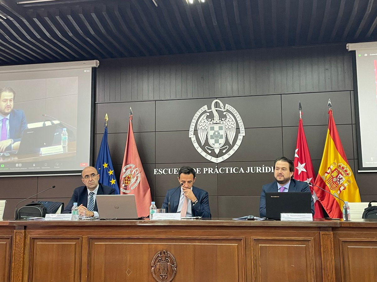 Un honor inaugurar y moderar la primera mesa del II Seminario sobre Jurisprudencia del TJUE, organizada por <a href="/epjcomplutense/">Escuela de Práctica Jurídica de la UCM</a> y DTMZC de <a href="/AEDAF/">AEDAF</a>, junto a los excelsos <a href="/EsauAlarcon/">Esaú Alarcón</a> y Alfredo García Prats