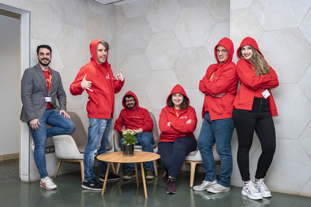 Have you got your ticket for #dreamOle? 

Are you going to miss the chance to mingle with this fun crew?
Get soon tou our website and grab yours before they are sold out!! 

dreamole.es - via Whova Event App