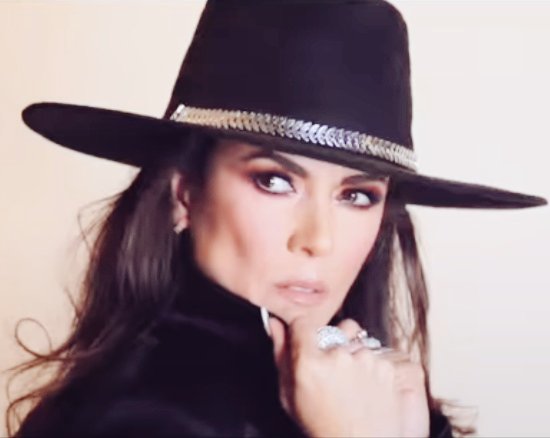 1SegundoEdith's tweet photo. Iniciamos Marzo 2023 con mucho amor para darte @EdithMarquezL 😍💕
(fotos: Óscar Ponce)
#SiempreContigo #1SegundoContigo #EdithMárquez #FelizMiércoles #BienvenidoMarzo #HolaMarzo #MarzoConM #Miercoles https://t.co/UYfLj3R3Ww