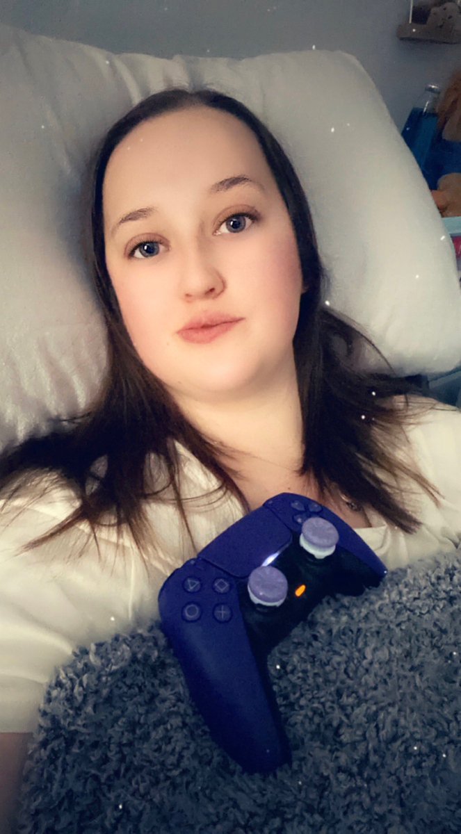 GoddessEvea's tweet photo. Sat here chilling in my PJs and gaming and I still look so much hotter than your wife 😂

Now sneak away and send to make my day off work even better 😈

Findom • Finsub • Paypig • Sissy • Cuck • Domme • Submissive • Femdom • https://t.co/uJ4NlJn5uN
