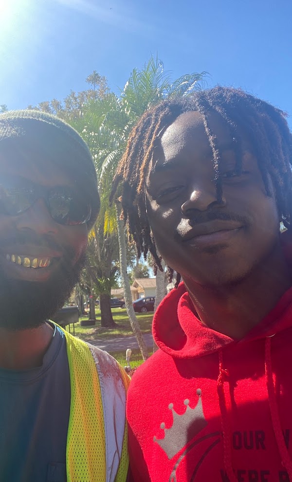Waste_Pro_USA's tweet photo. #CaringForOurCommunities - 👀 SPOTTED Neighbors in Pompano Beach showing kindness and appreciation to their Waste Pro collection crews.
#WastePros #WasteProWay #Distinguishabledifference #GarbageGuys #Waste #Trash #HelpingHands #WorkAtWastePro #Community #Team https://t.co/XzNvlBQd1t