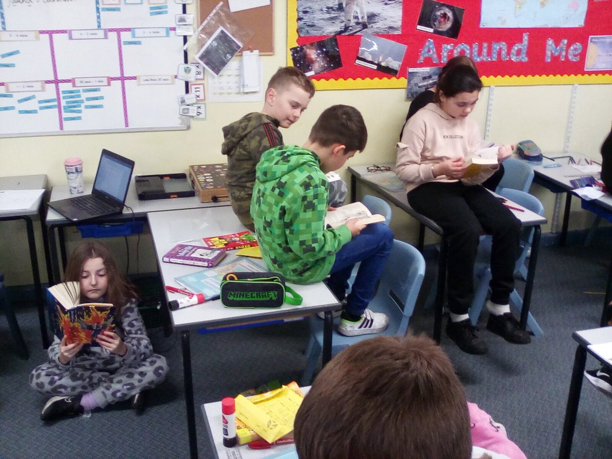year5barwell's tweet photo. We've had a wonderful day for Book Day in Year 5! @barwellacademy https://t.co/eMtrr9vkD3