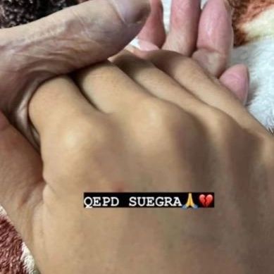 ParrandaValle's tweet photo. MURIÓ LA SEÑORA IMELDA, MAMÁ DE PETER MANJARRÉS 

La progenitora de ‘El caballero’ murió la madrugada del miércoles en Valledupar, a causa de un cáncer de colon que la venía afectando desde hace tiempo

#imelda #petermanjarres #cancer #valledupar #vallenato #parrandavallenata https://t.co/ysHzkf4FH9