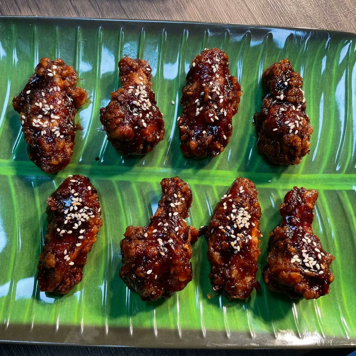 Deep fried chicken wings coated in our secret sticky BBQ sauce😋👌🏾 #spicyshack #asianstreetfood #stickybbqwings #bbqwings #nagawings #yummyfood #brunch #Amazingfood #foodpic #yummy #instafood  #deliciousfood #lunch #dinner #eating #foodpics #bbqchicken