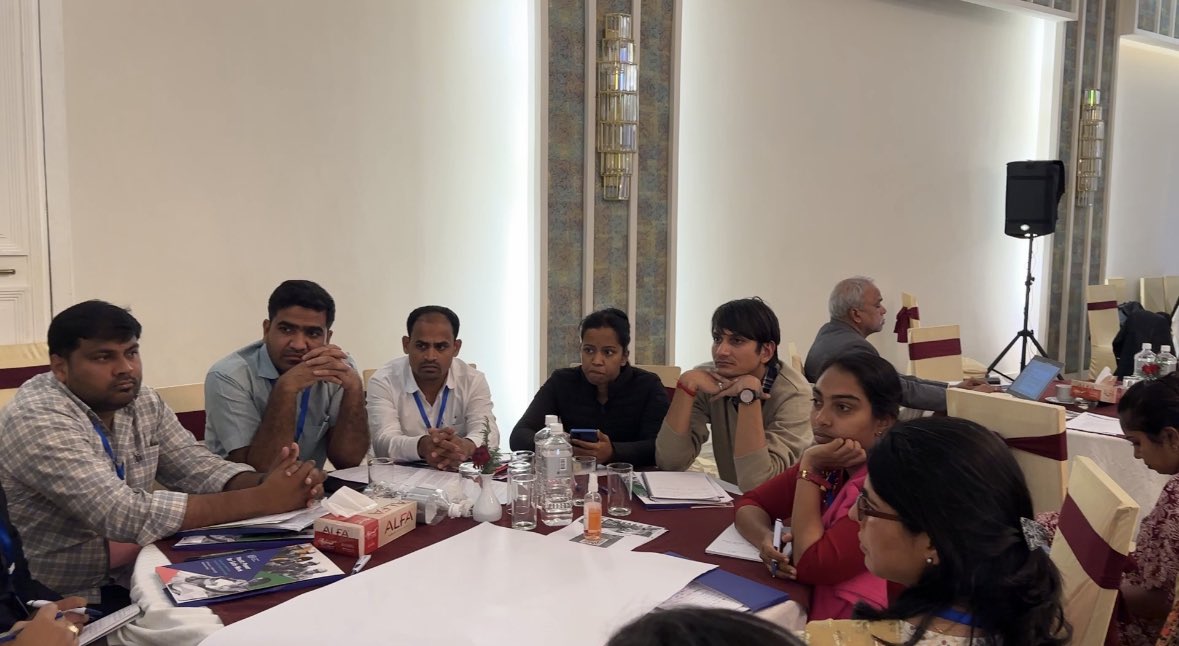 ILONewDelhi's tweet photo. As the 🌏 of work transforms, health and safety become key concerns for #decentwork

Youth leaders discuss how they can promote safe and healthy working conditions for all workers across South Asia

@ILOACTRAV @ILOAsiaPacific https://t.co/38Gt9X3KGy