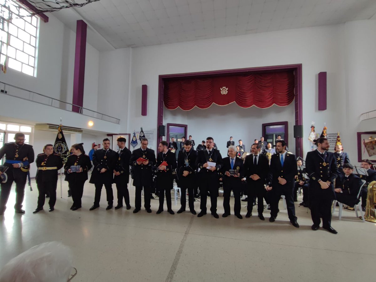 🫶 Gracias a los colaboradores; <a href="/hmercedalm/">Hdad de la Merced</a>, <a href="/PoliciaLocalAlm/">Policía Local Almendralejo</a> y <a href="/AlcaldiaAlm/">Ayuntamiento Almendralejo</a> 

🫶 Gracias a las formaciones; Banda Municipal de Música Aceuchal ; <a href="/AMlapazmerida/">AM Ntra. Sra. de la Paz 🎼🎶</a> ;  <a href="/OJEMerida/">OJE Mérida</a> ;  <a href="/AgrupacionODM/">Agrupacion Musical Oliva de Mérida</a> ; Banda de CCTT Nazareno Zafra

Gracias a todos los asistentes #SuenaLaMerced ❤️💙

4/4