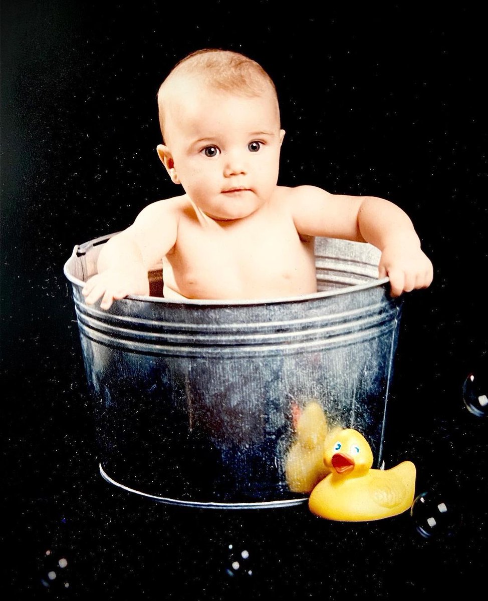 JBCrewdotcom's tweet photo. Pattie Mallette via Instagram: Baby baby baby oh, 
You’re 29!? Where did the time go?? 

I LOVE YOU FOREVER
#happybirthdayjustinbieber https://t.co/ePFSchpTd6
