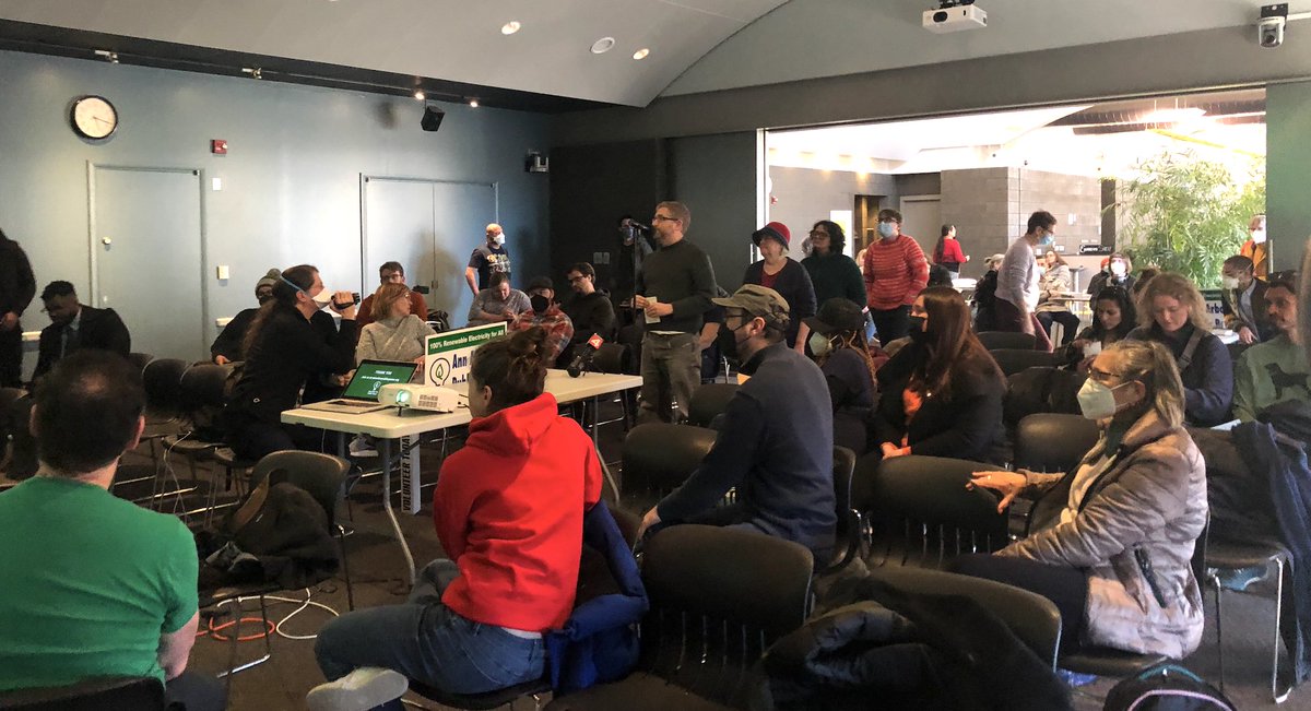 Municipalities from Ann Arbor to Highland Park to Pontiac are calling for public utilities amid <a href="/DTE_Energy/">DTE_Energy</a> 's power outages. <a href="/AllnuttBrian/">Brian Allnutt</a> has the story for Planet Detroit:
planetdetroit.org/2023/03/after-…