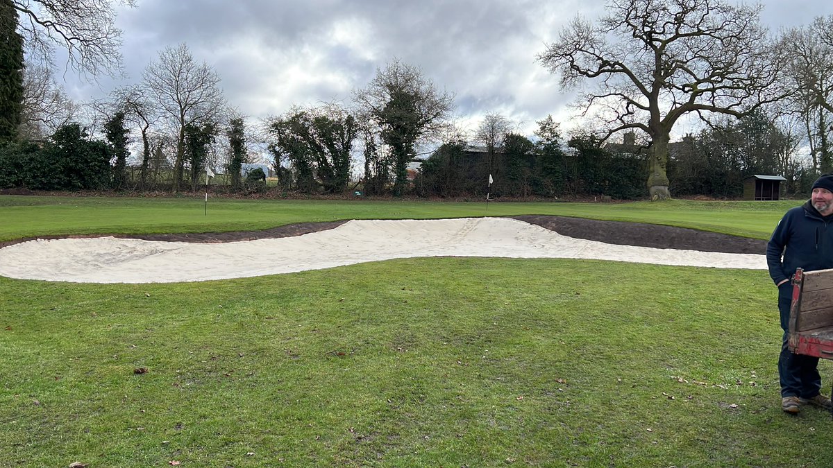 BunkerMat_com's tweet photo. Back on #BunkerMat this morning and 7 more bunkers in @Crewegc #BuildingBunkersBetter shaping by @Allansbobcat #TheTwins 1 big bunker servicing 2 greens. #UniqueFeature https://t.co/8GTTjoig7R