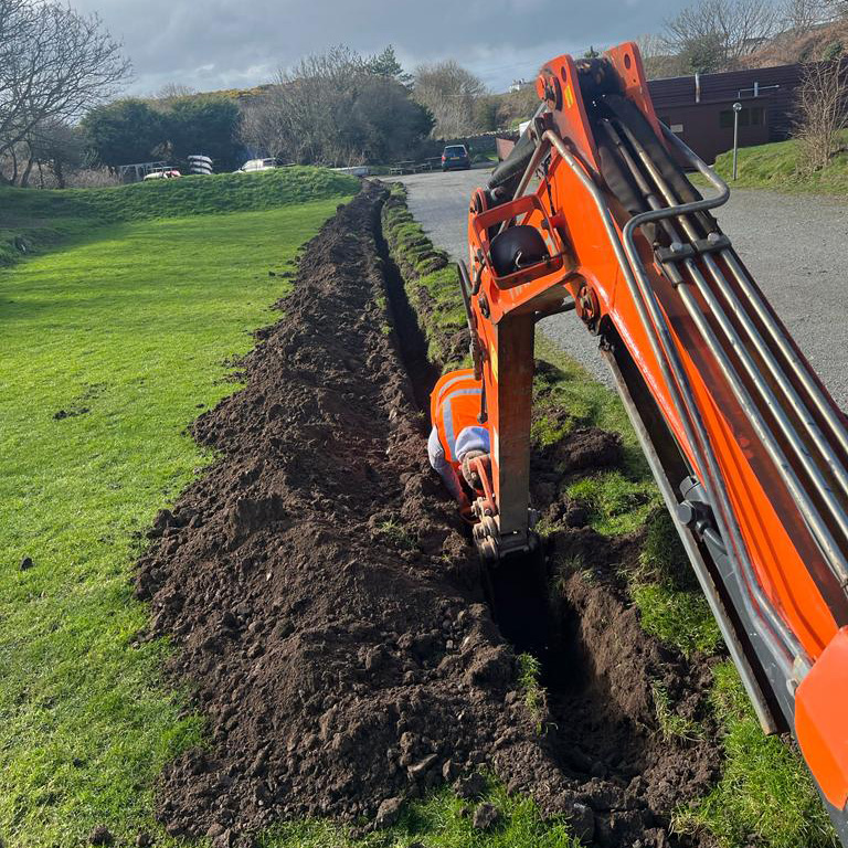 HefinThomasLtd's tweet photo. On this job our team installed 100 meters of 40mm pipe so effluent could be pumped from a toilet block to a treatment plant. Thanks to SWS Ltd for supplying and fitting the new pump and thanks also to our dig up team for quick and tidy job. https://t.co/LfC4GVageM https://t.co/btKUUoz4xY