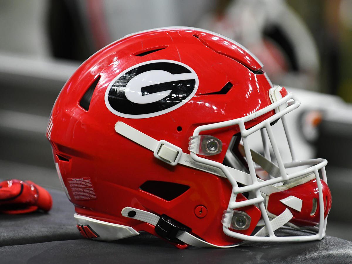 MaxAnders0n1's tweet image. I’m am so thankful to say I’ve received an offer from the University of Georgia!!#GoDawgs @AmourManrey75 @KirbySmartUGA @GeorgiaFootball @SSearels @thecoachhill @CoachRobo55 @RHS_FBRecruits @FiveStrongOLine