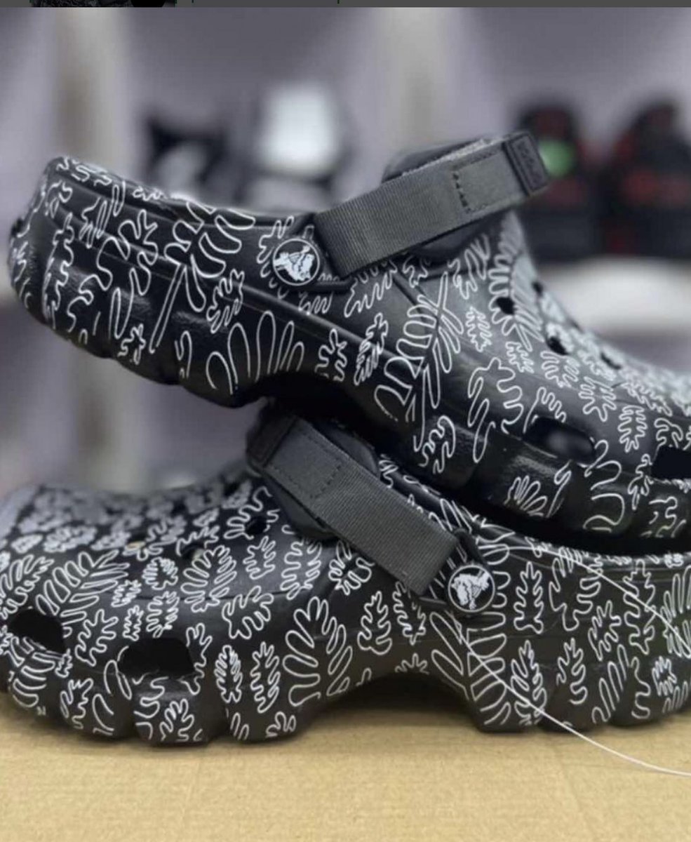 newnook_ng's tweet image. Our Off Road Crocs is available.
Get ready for absolute comfort for your feet, send a dm to place your order now.
Price is 23,000 naira.

#offroadcrocs #crocscomfort #newnookcrocs