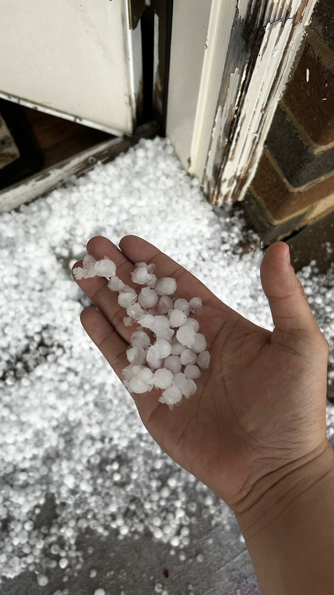 johntorr1399's tweet image. We got hail in Godley @FOX4 #fox4weather #fox4