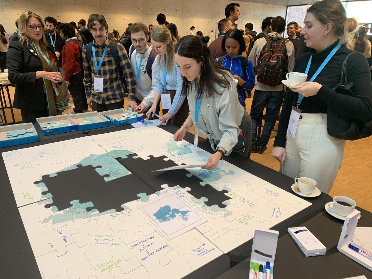 VLIZnews's tweet photo. It’s time for the poster session (60 posters divided over 4 themes) and a meet and great with companies (@jandenulgroup, #GEOxyz, and @VLIZnews). And don't forget to vote for your favorite poster! #VMSD23 https://t.co/vMZdCJySAL