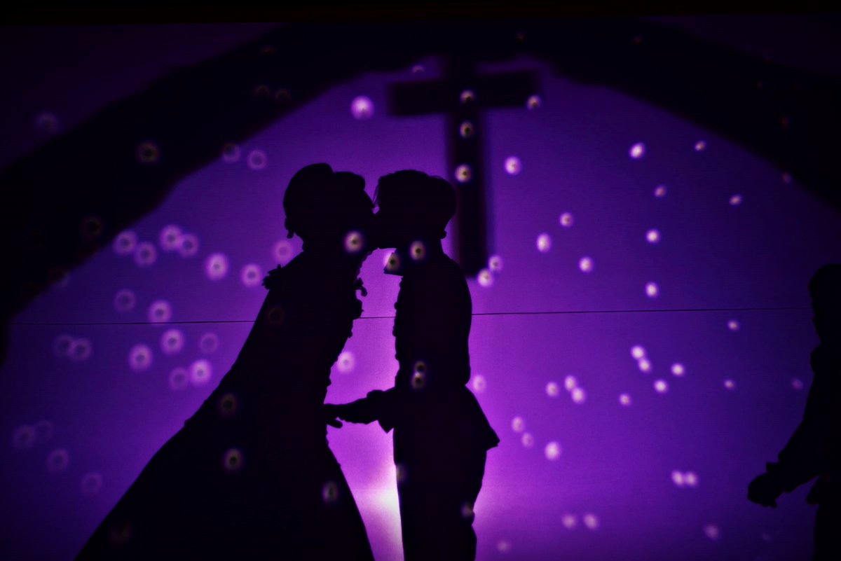 masterpieceth23's tweet image. โชว์ผลงานมาสเตอร์พีซ : ท้าวทองกีบม้า 
ผู้กำกับ : หมู ชยนพ บุญประกอบ 
นักแสดงนำ : มาดามมด 
WHITE GANG และ นักแสดงรับเชิญพิเศษ : เชฟป้อม,เจ็ท ATLAS 
รอบ : FINAL 

#TheMasterPieceเวทีบันลือโลก
#WorkPoint23
#มาสเตอร์พีซไฟนอล 
#foxTV #Viral