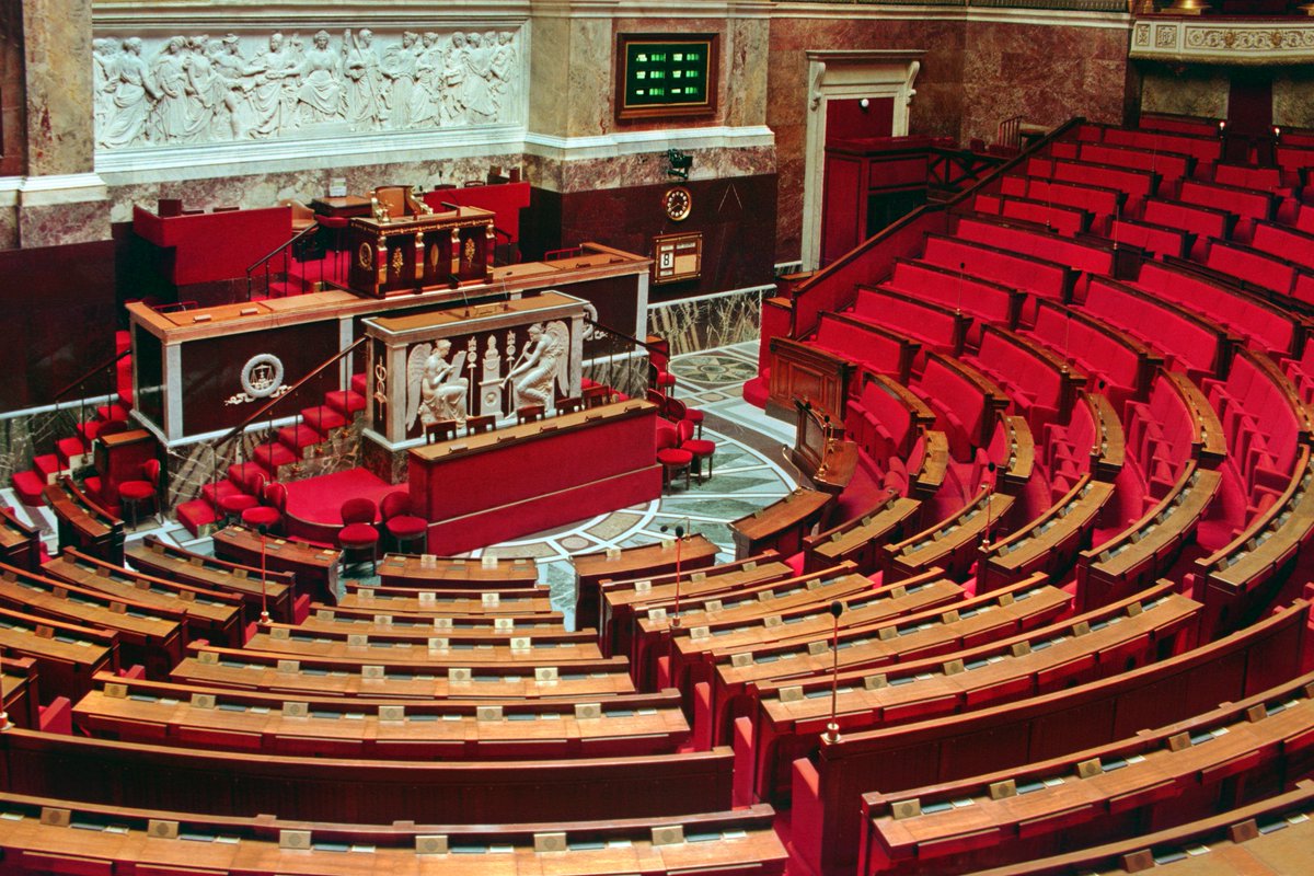 #8chiffrespourle8mars #journéeinternationaledesdroitsdesfemmes2023 
#Frenchfacts Le saviez-vous? La représentation des femmes dans la législature 2022-2027 a baissé avec 37,6% de députées