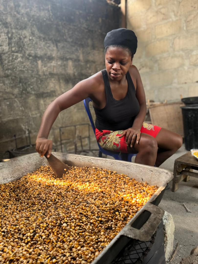MrsZanga's tweet photo. We process roasted CORN into Tom Brown 🥺

Nigerians Please patronise us 🙏🥺 https://t.co/u7sYznrYNt