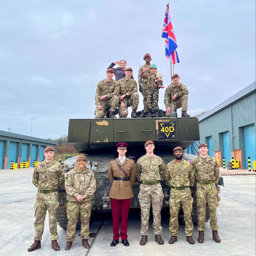 MakeAWishUK's tweet image. (1/3) Humphrey's wish ‘to be a soldier in the @BritishArmy' gave him the chance to forget the challenges of his condition and put his marching into practise.

He inspected all the tanks, had lunch in the Officers Mess, took part in drill and even got his very own beret.