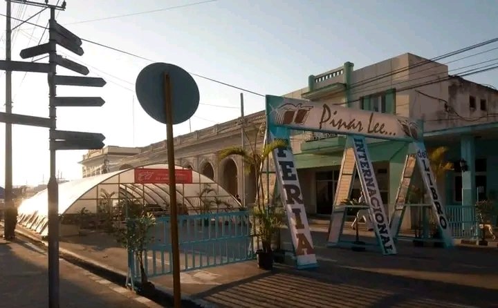 Pinar del Rio de fiesta con el inicio de la Feria del Libro.