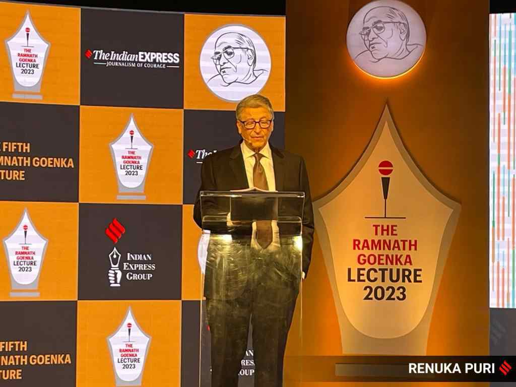 ExpressImages's tweet photo. #InPics | @BillGates with @anantgoenka during the fifth Ramnath Goenka Lecture in New Delhi on Wednesday.
#ExpressPhoto 📸 by @purirenuka https://t.co/RjTTfn2dwD