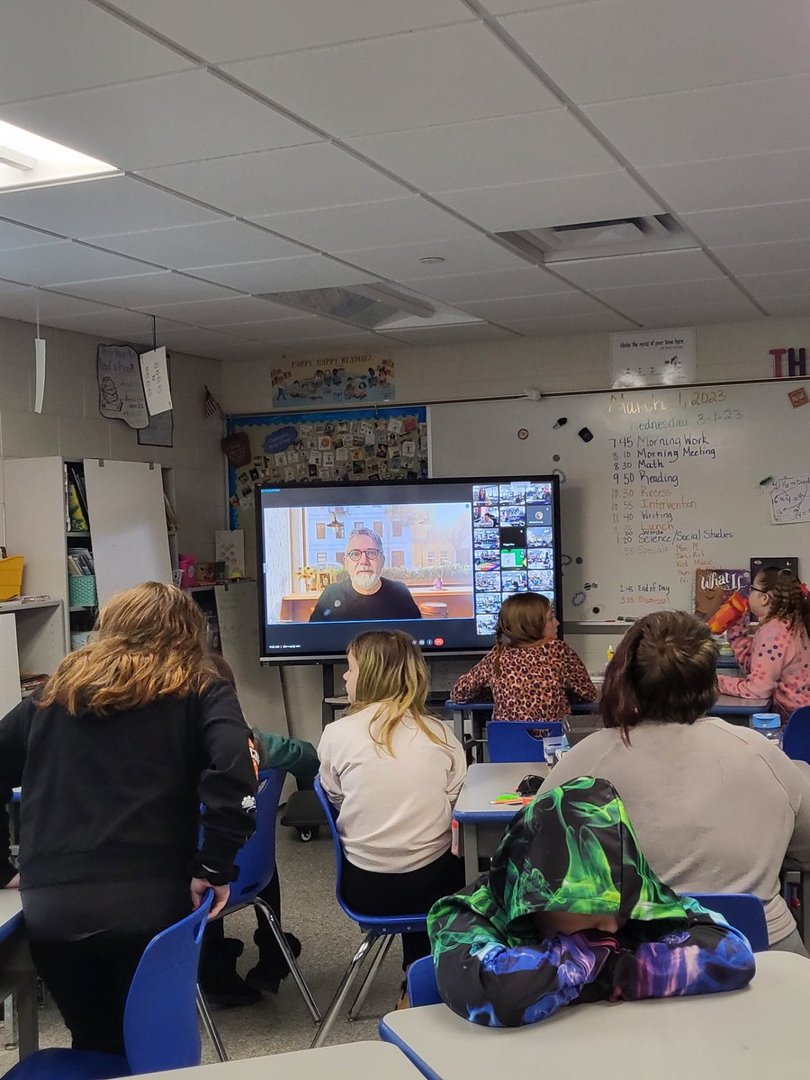 hmjensen31's tweet photo. The perfect way to kick off Reading Month!! @peterhreynolds spends the morning with #larson455 https://t.co/xk8eGhu337