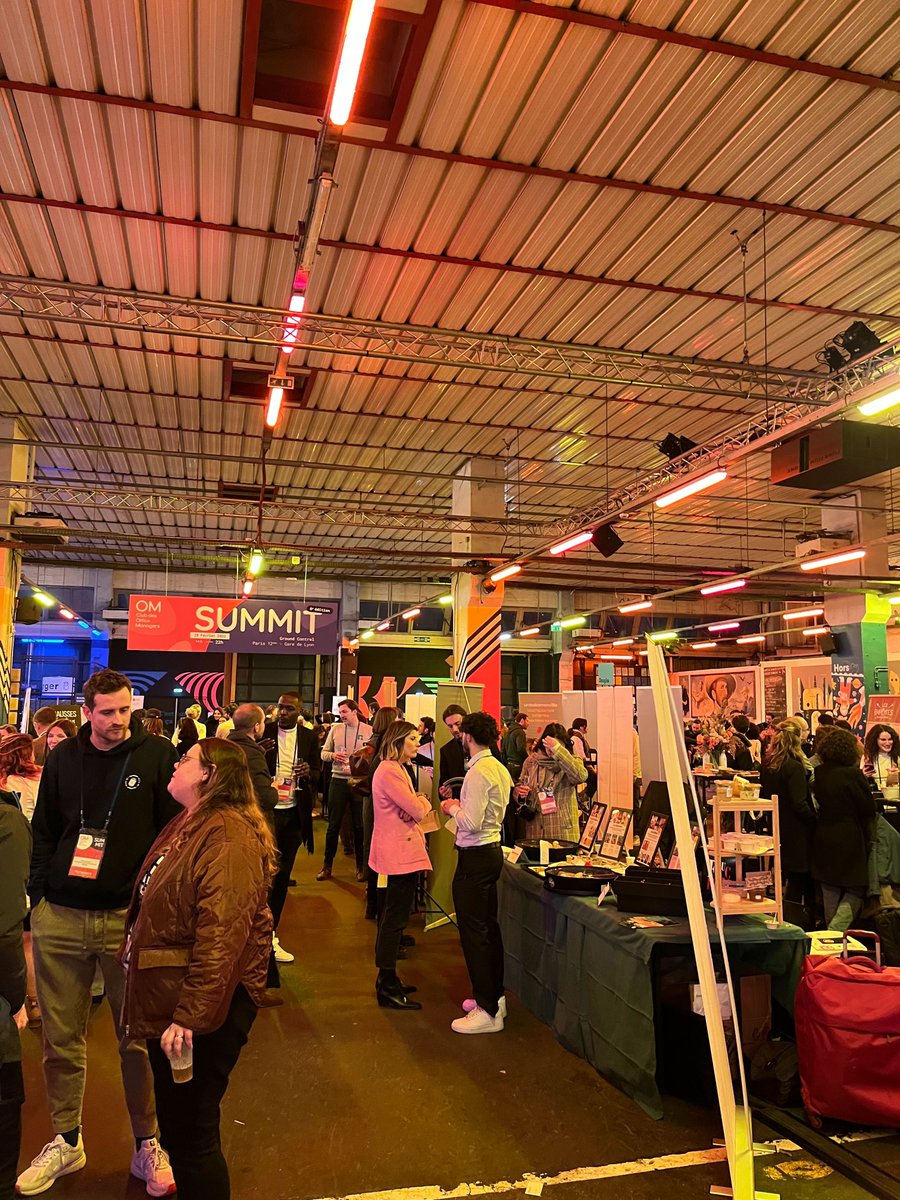 AyruuOfficial's tweet photo. Merci aux office managers d'avoir visité notre stand lors de l'OM Summit.
Les discussions sur les défis des offices managers ont été très intéressantes et éducatives pour notre équipe.
Nous avons été honorés de découvrir que Ayruu était intéressante pour vos entreprises
#omsummit https://t.co/2f9pqyYI6s