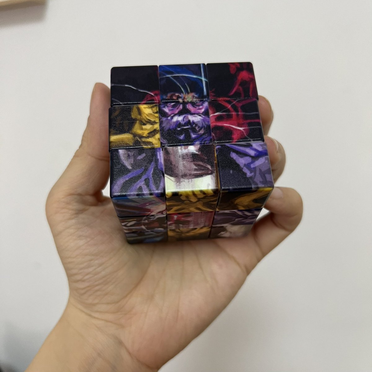 charors_chagui's tweet photo. 做了这个小东西🥺
#DiscoElysium
#Rubikscube https://t.co/5NKJEZuUjG