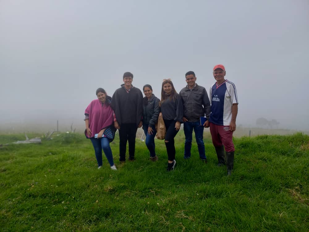 Desde el municipio Jáuregui, aldea Pueblo Encima, se hace acompañamiento técnico por parte del personal del MPPAPT, en apoyo al Juzgado Primero de Primera Instancia Agraria.
<a href="/NicolasMaduro/">Nicolás Maduro</a>  
<a href="/wcastroPSUV/">Wilmar Castro</a> 
<a href="/MinAgriculturaV/">MinAgriculturaVe</a> 
<a href="/FreddyBernal/">Freddy Bernal</a> 
<a href="/Gob_Tachira/">Gobernación del estado Táchira</a>