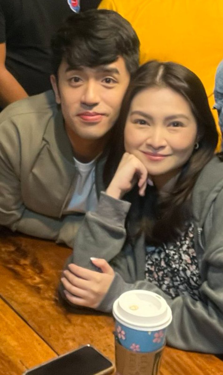 Tito tita mo nag post ng overseas trip nila sa family GC

📸 Nathan
#BarDa