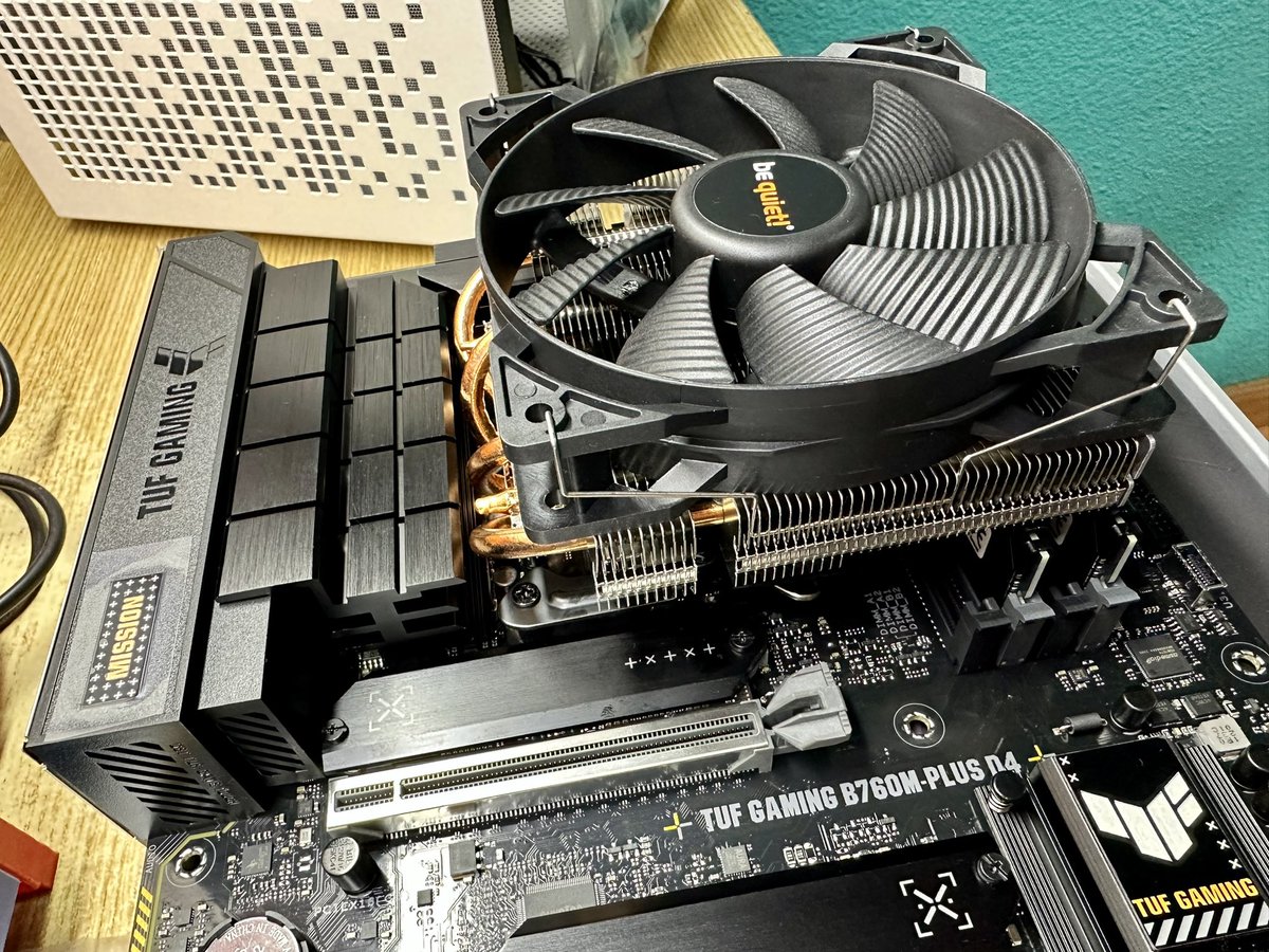 4ntM4r's tweet image. Comenzando ensamblaje #unraid