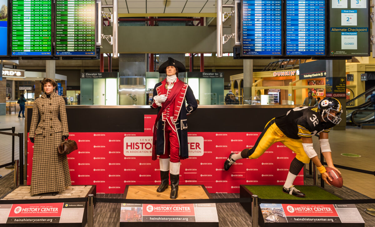 Now it's easier to get a selfie w/legendary #traveler &  #journalist #NellieBly, #GeorgeWashington & @steelers star #FrancoHarris of the #ImmaculateReception at @PITairport.  
ow.ly/7HQz50N5VZr

#StuckatTheAirport #Airports @HistoryCenter #AirportTwitter #history