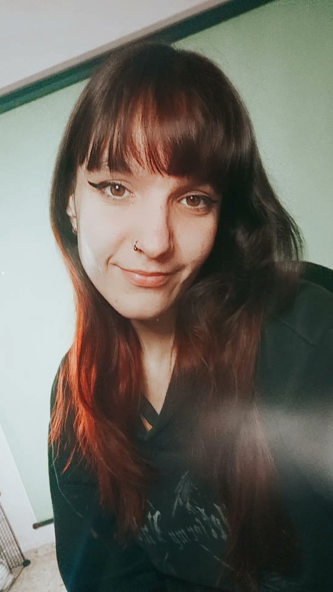 Estamos en directitooo!!!  twitch.tv/jessilefty