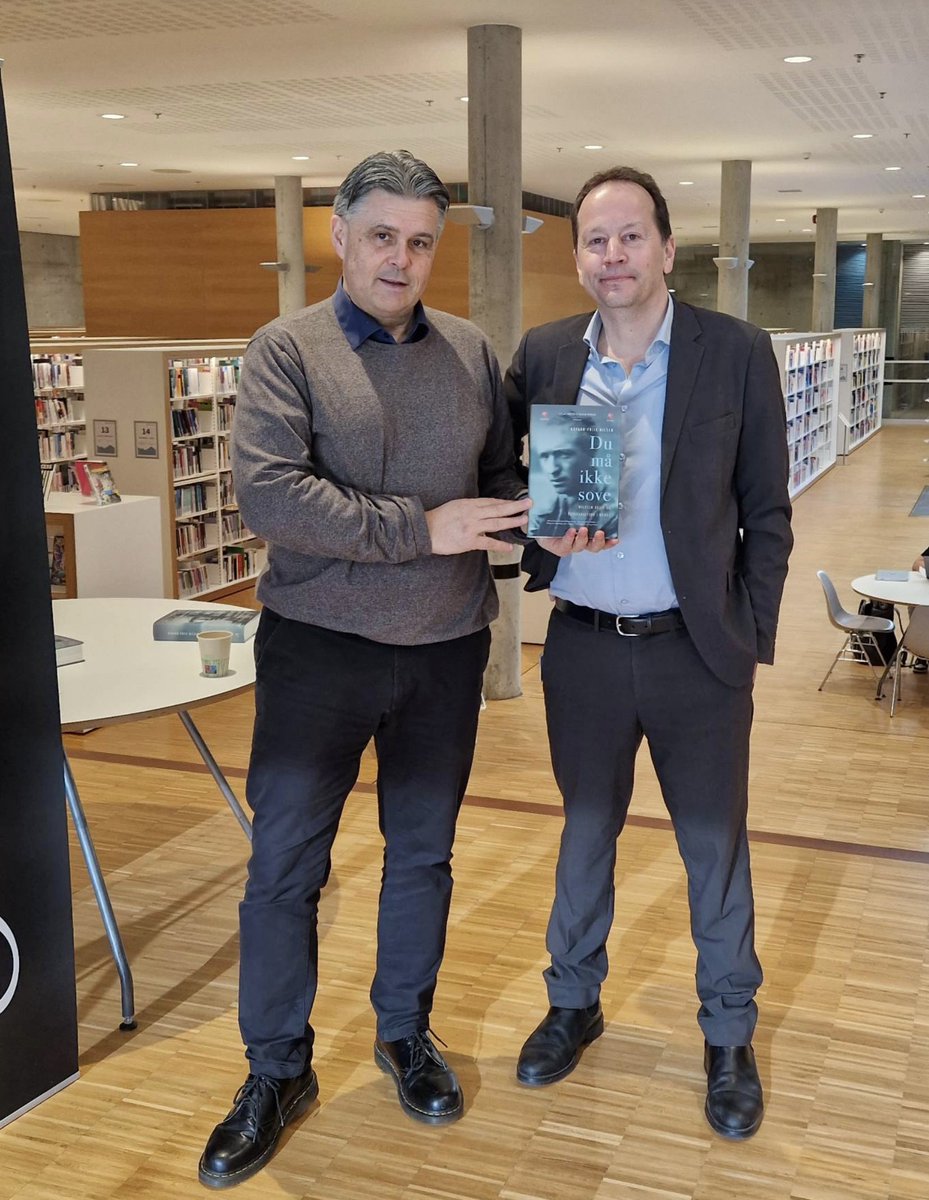 AreaSgruppen's tweet photo. Vellykket bokbad og AreaS-seminar mandag 27. februar ved HiØ med Håvard Friis Nilsen, som høstet svært gode kritikker fra mange hold for sin nyeste bok, "Du må ikke sove. Wilhelm Reich og psykoanalysen i Norge", som kom ut før jul. Takk for oppmøtet! https://t.co/SlV2lrhyrf