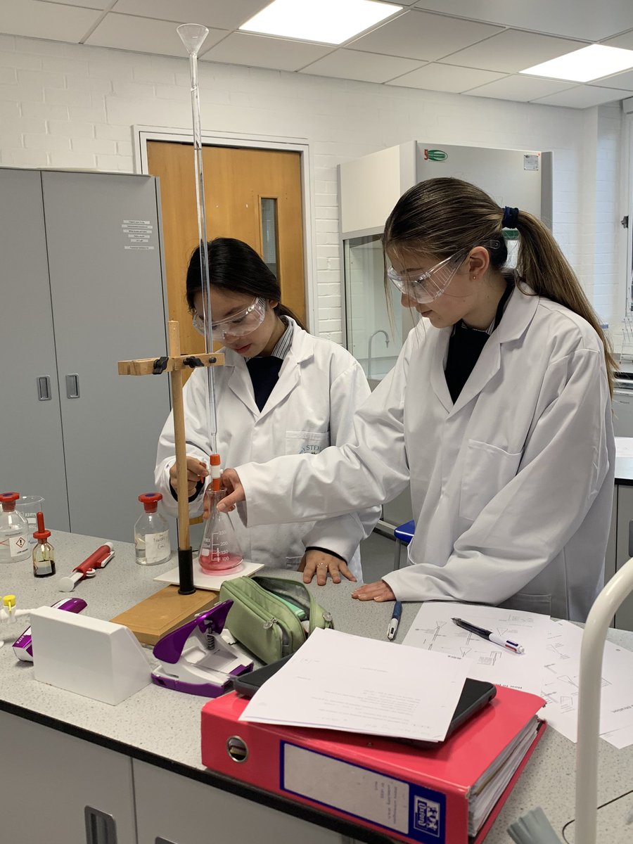 STAHSChemistry's tweet photo. First titrations for Y10 Chemists @STAHS Brilliant techniques and results. #chemistryisfun https://t.co/orNkBqeVLl