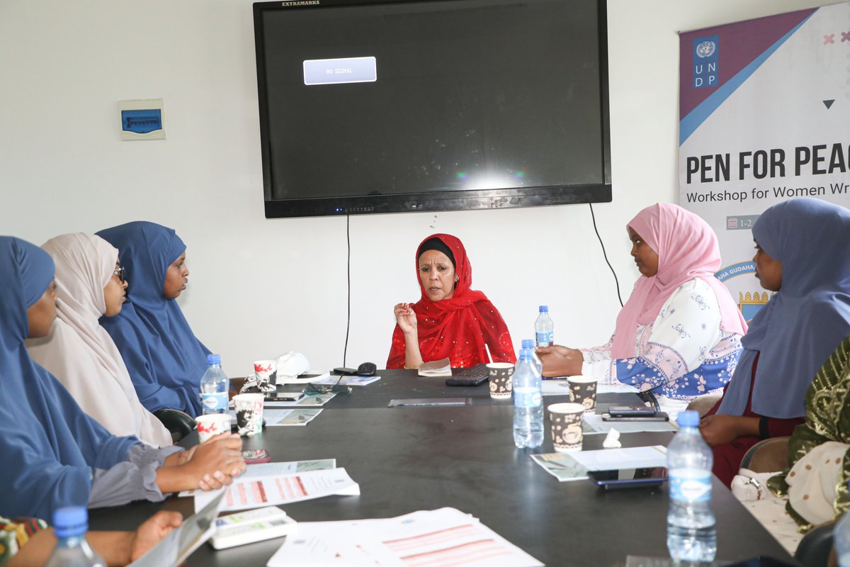 We conclude reconciliation month with the Pen for Peace Women's Writing Workshop bringing together Somali female writers for two days of literature, poetry and culture in the context of reconsiliation and peacebuilding.

#ProgrammeOfTheMonth #Reconciliation