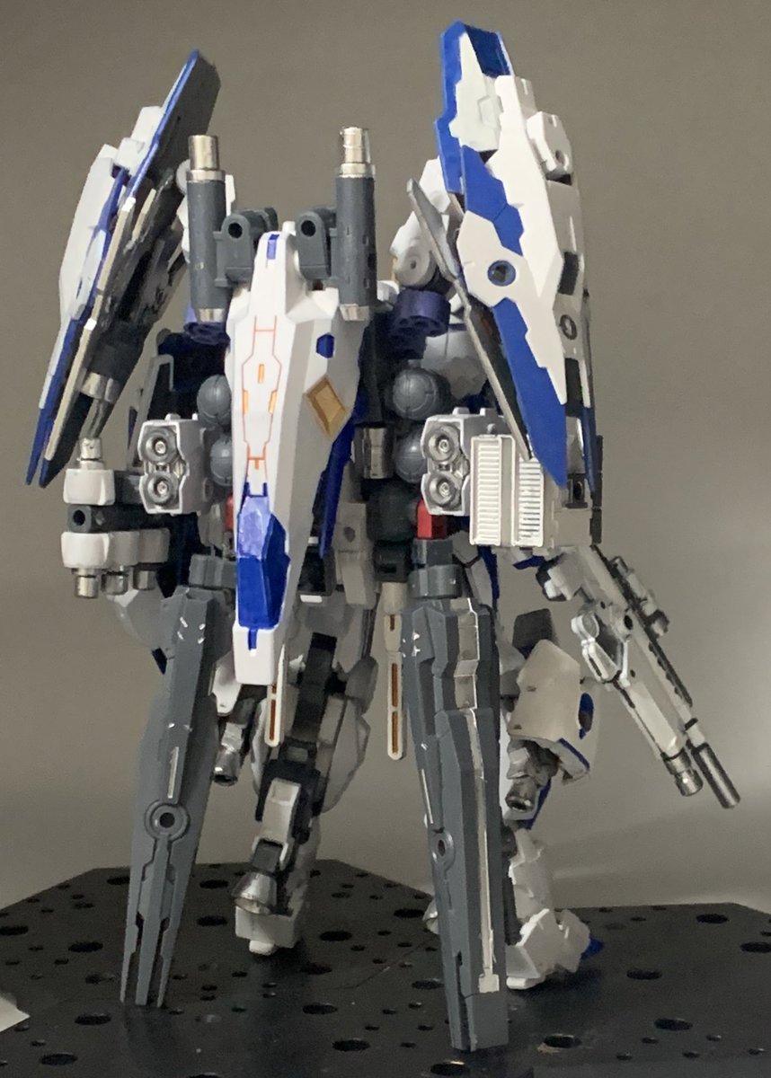 saygoodbye13301's tweet photo. ペテルギウスII P-Assault

改修したペテルギウスに新型支援ユニット『S・P・S』を着装した形態。

２門の大口径粒子砲や5基のドローンタレットなど、多数の火器に加えてシールドバインダーに搭載された反重力ユニットにより高い機動性を備えている。

#30MM
#30MM宇宙戦
#30MM地球連合軍 https://t.co/chwqrYJKvd