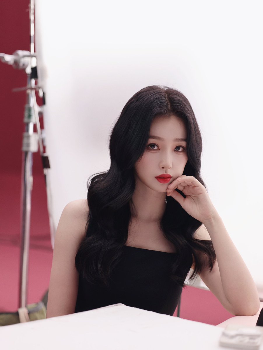 230301 ©虞书欣工作室 Weibo (1)​
 
Caption​ : เคล็ดลับทรงผมของ #อวี๋ซูซิน นั้นสามารถเปลี่ยนสไตล์ได้ตามต้องการและสวยงามตลอดเวลา~

#EstherYu​​ ​​#YuShuxin​​​ ＃虞书欣