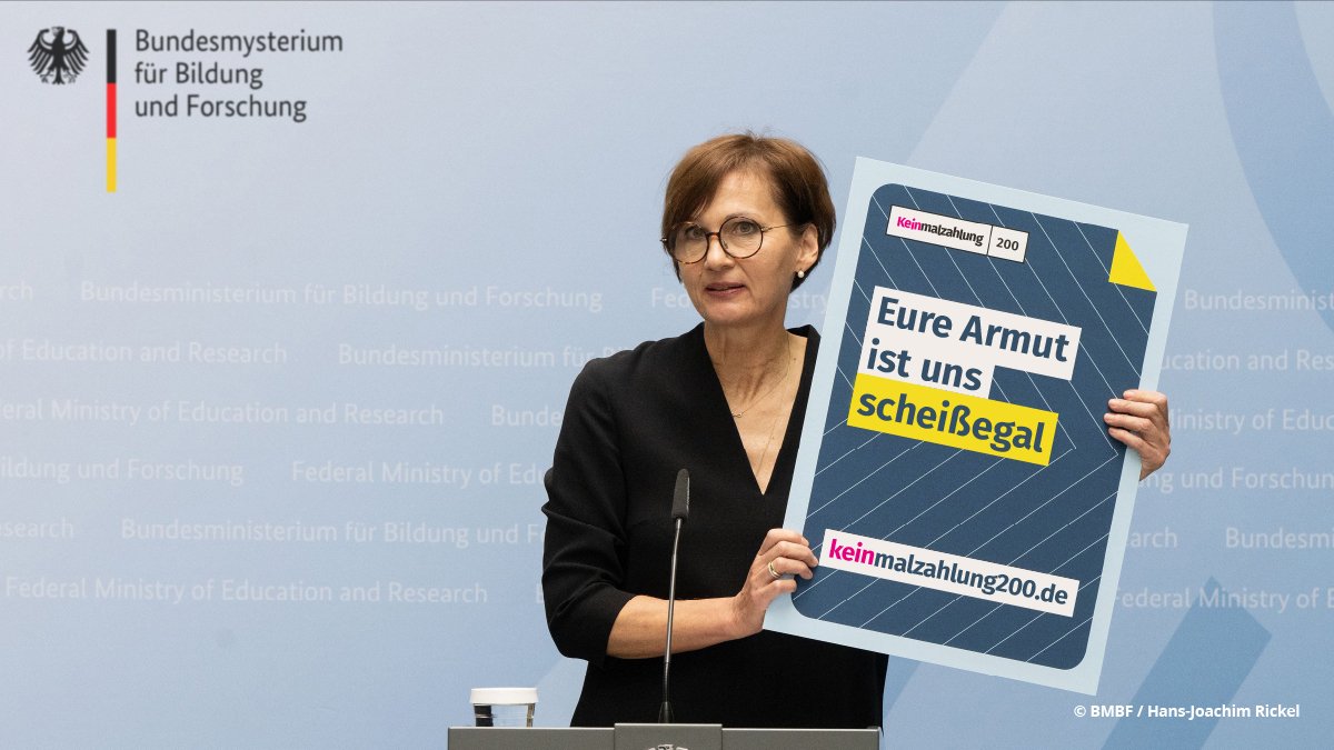 Piratenpartei (@piratenpartei) on Twitter photo 📣 EINMAL IST KEINMAL!
Warum sind Studierende der Bundesregierung so egal?! 🤬
Unter keinmalzahlung200.de klären wir gemeinsam mit <a href="/fzs_ev/">freier zusammenschluss von student*innenschaften</a> uvm. auf, wie die Verantwortlichen die dringend benötigte Nothilfe für über 3 Mio. junge Menschen verbockt haben. #keinmalzahlung 📣 EINMAL IST KEINMAL!
Warum sind Studierende der Bundesregierung so egal?! 🤬
Unter keinmalzahlung200.de klären wir gemeinsam mit <a href="/fzs_ev/">freier zusammenschluss von student*innenschaften</a> uvm. auf, wie die Verantwortlichen die dringend benötigte Nothilfe für über 3 Mio. junge Menschen verbockt haben. #keinmalzahlung