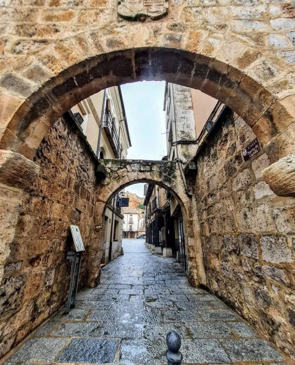 Soriaestademoda's tweet photo. ¡Por la puerta grande a San Esteban de Gormaz!
Localidad junto al Duero con un románico de primera y un casco antiguo de corte medieval, entre otros muchos atractivos
📸 @rocioguijo
#sanestebandegormaz #soria #viajar #travel #vacaciones #turismo @CyLesVida #tourism #castillayleon https://t.co/7UN4RYEjqH