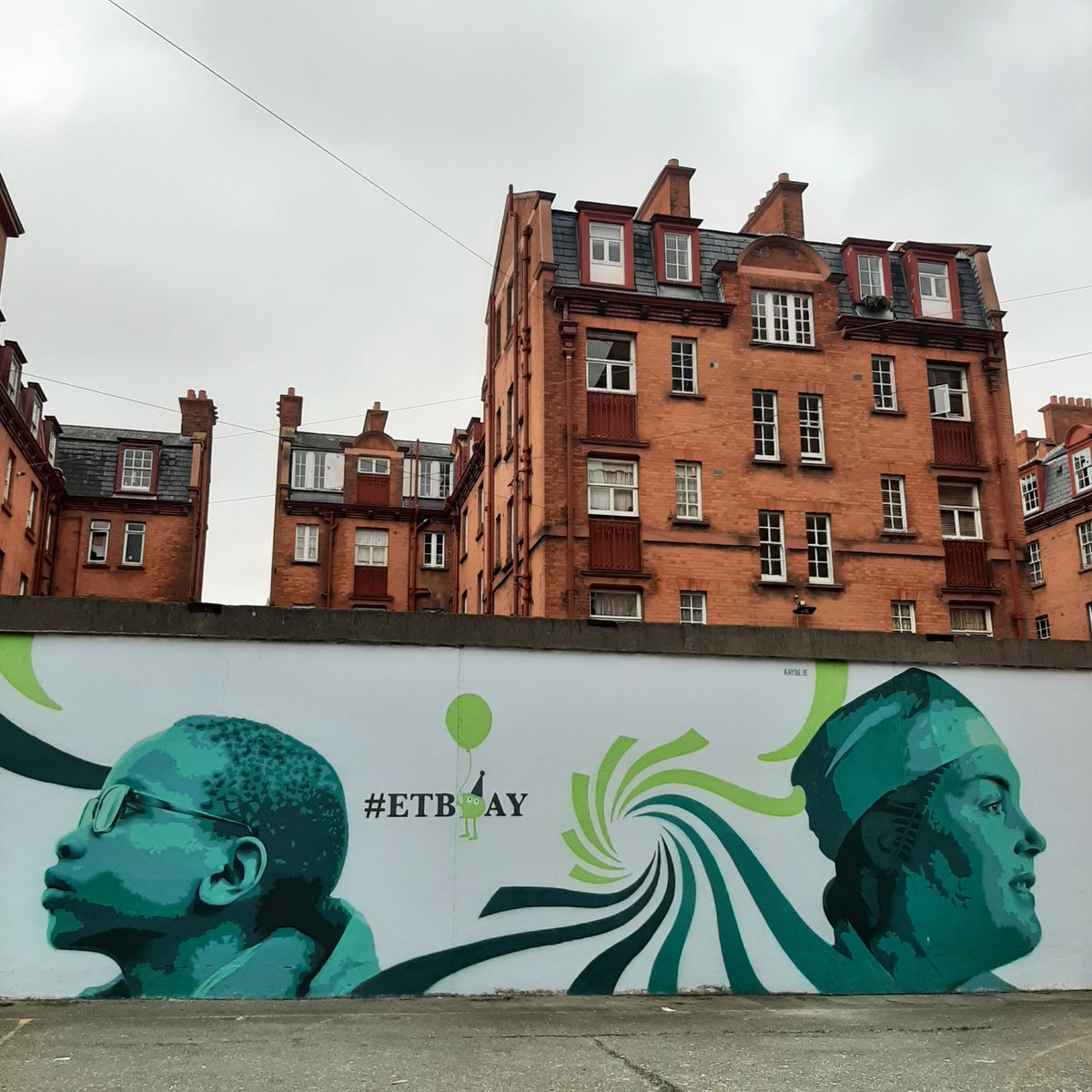 City of Dublin ETB was delighted to be chosen to host the #ETBDay Mural at our Liberties College, Dublin.

#ETBStrongerTogether
<a href="/ETBIreland/">ETBI</a> <a href="/LibertiesCollD8/">Liberties College</a>